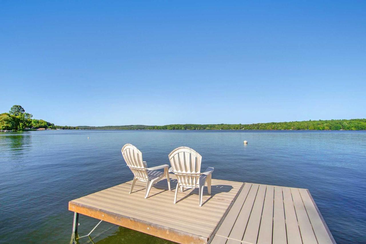 East Jordan Vacation Rental On Lake Charlevoix! Exterior photo